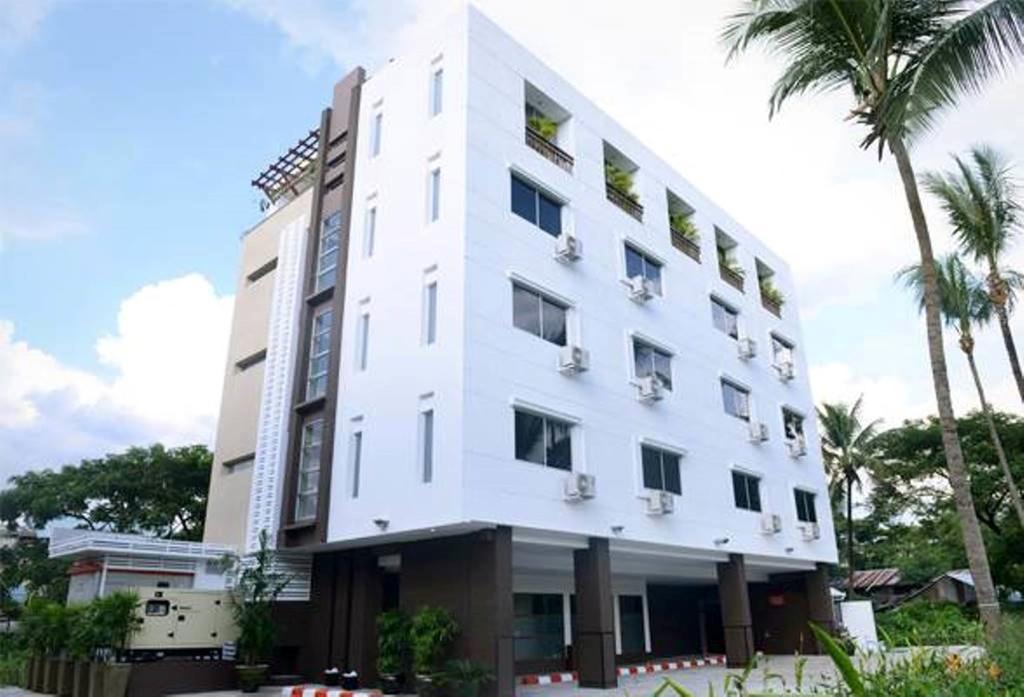 Green Paradise Hotel Yangon Extérieur photo