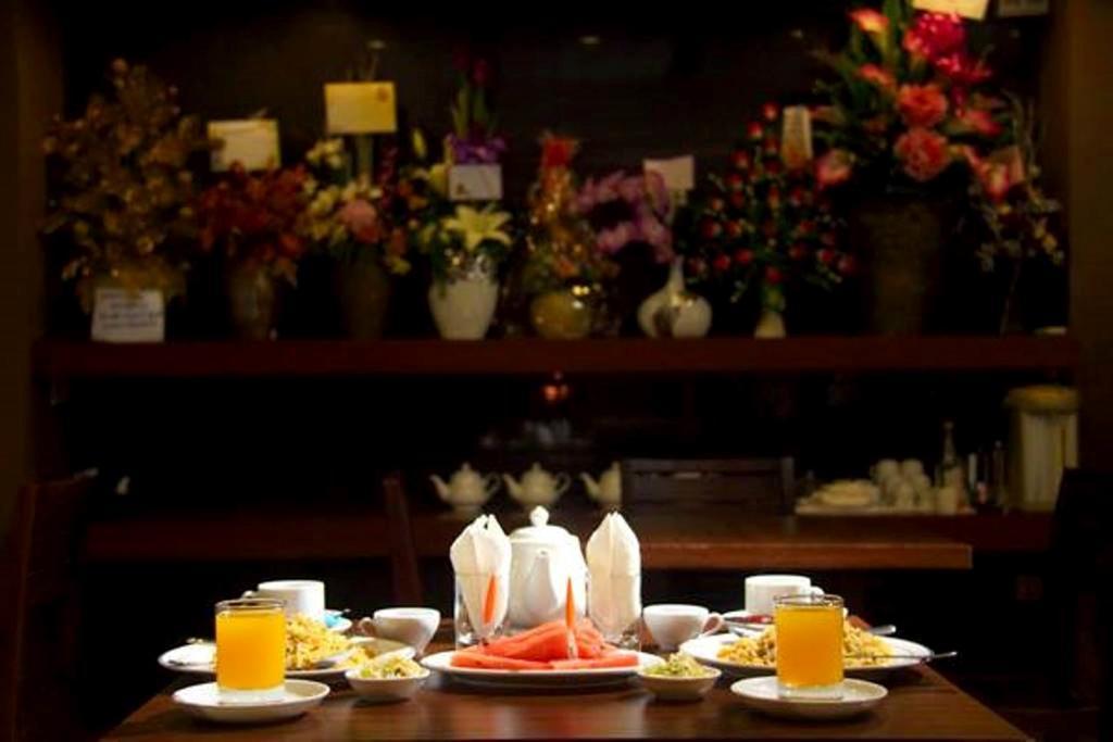 Green Paradise Hotel Yangon Extérieur photo