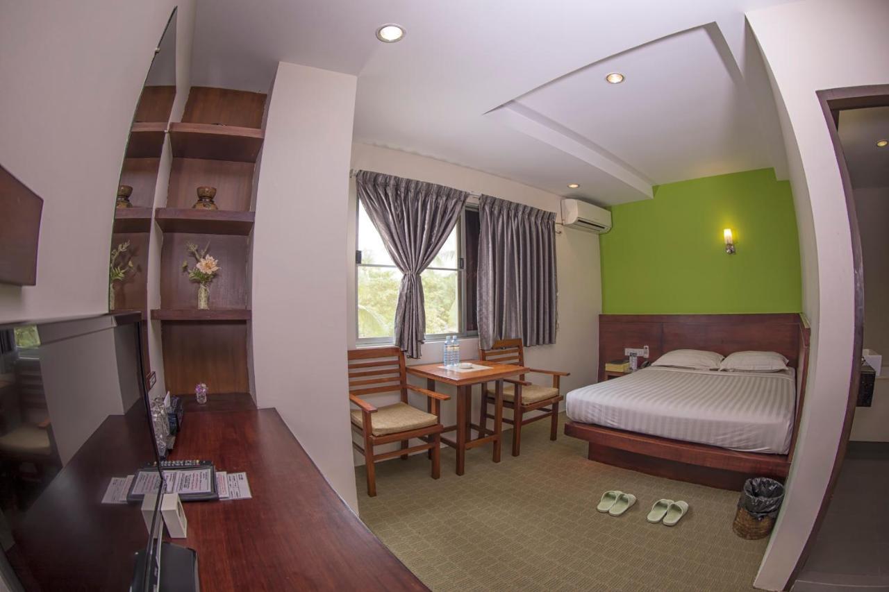 Green Paradise Hotel Yangon Extérieur photo