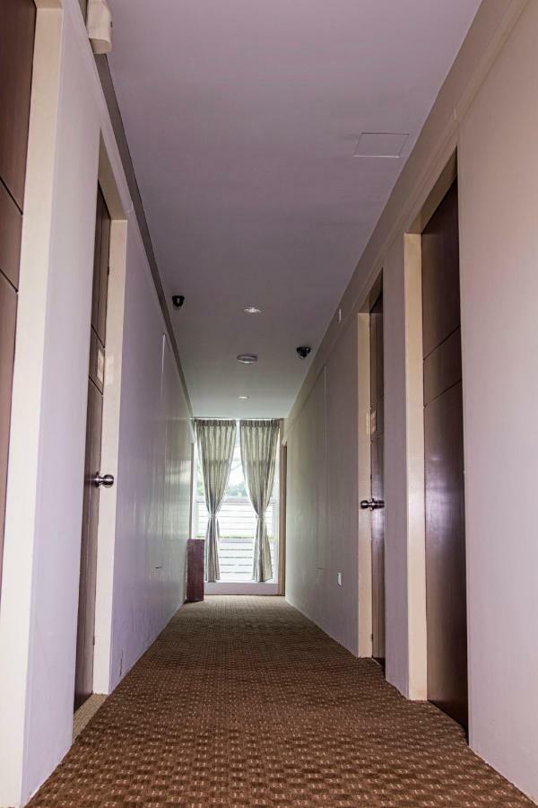 Green Paradise Hotel Yangon Extérieur photo